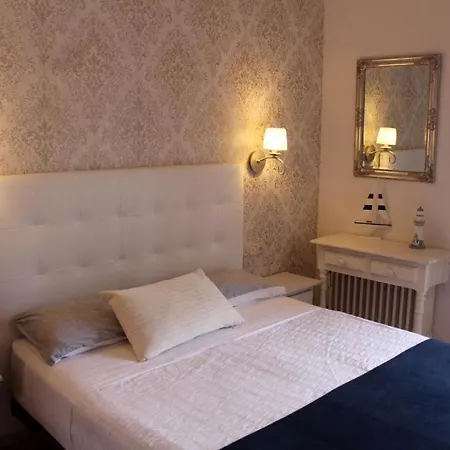 , Granada Bed & Breakfast *
